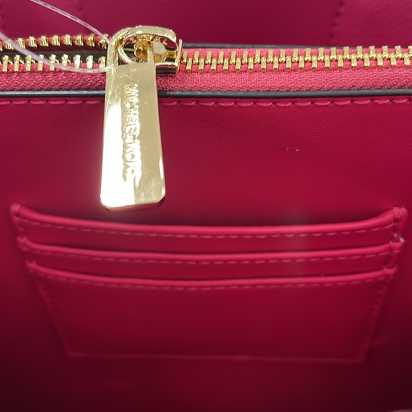 Michael Kors Mercer Medium Leather Messenger Satchel Crossbody
Electric Pink
NWT - Picture 8 of 16